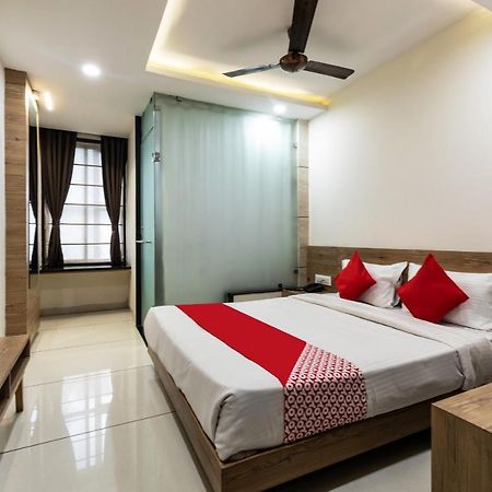 בהופאל Capital O 47403 Hotel Manjeet מראה חיצוני תמונה