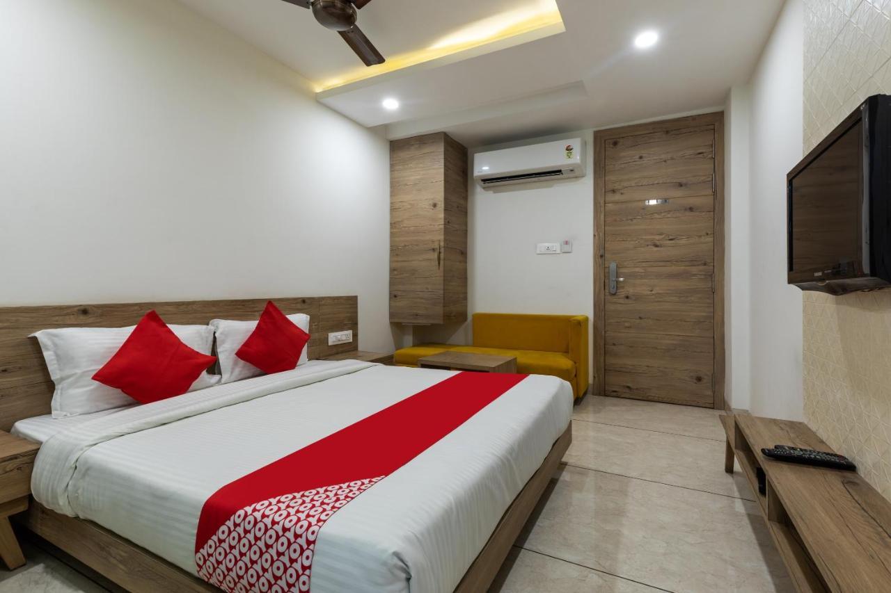 בהופאל Capital O 47403 Hotel Manjeet מראה חיצוני תמונה