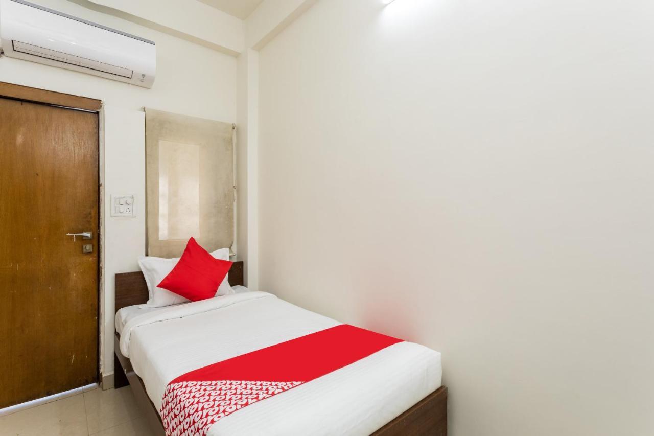 בהופאל Capital O 47403 Hotel Manjeet מראה חיצוני תמונה