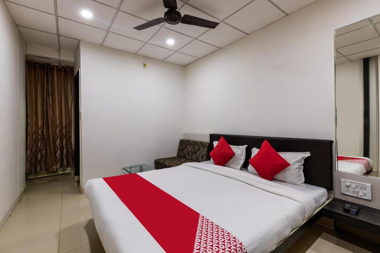 בהופאל Capital O 47403 Hotel Manjeet מראה חיצוני תמונה