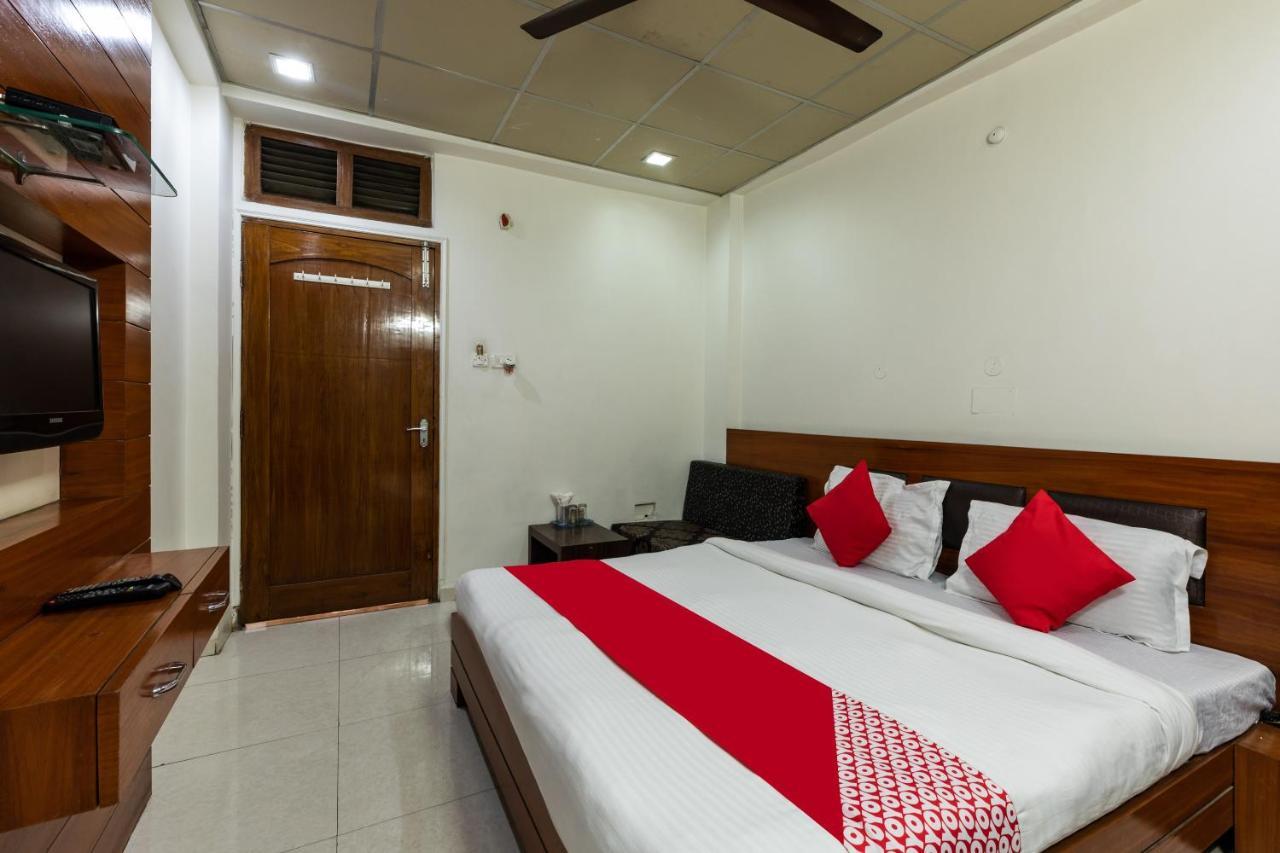בהופאל Capital O 47403 Hotel Manjeet מראה חיצוני תמונה